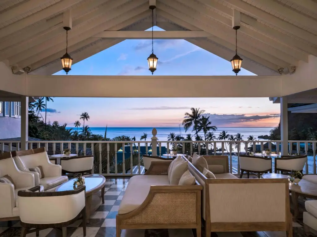 vhr-viceroy-sugar-beach-dining-night-life-3